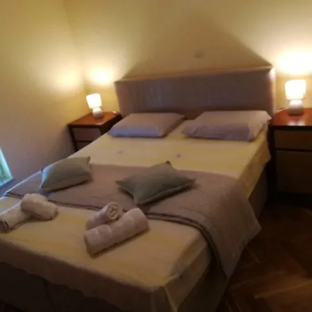 Apartment Lucia *